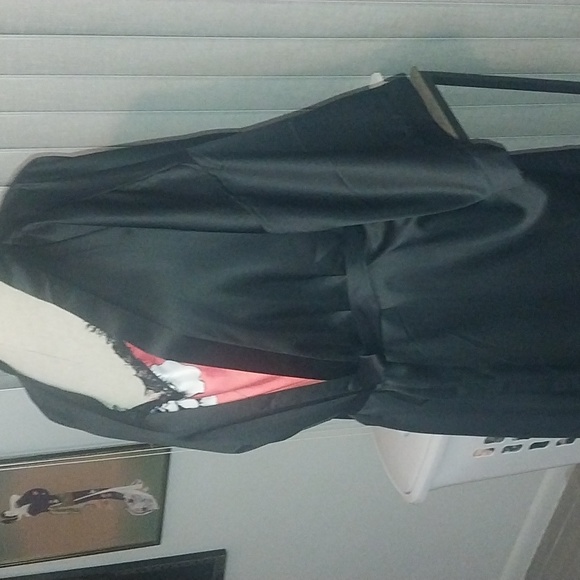 black satin robe - Picture 6 of 8